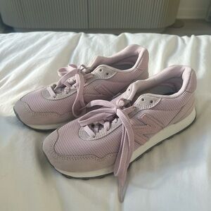 New Balance Women's Light Pink Sneakers